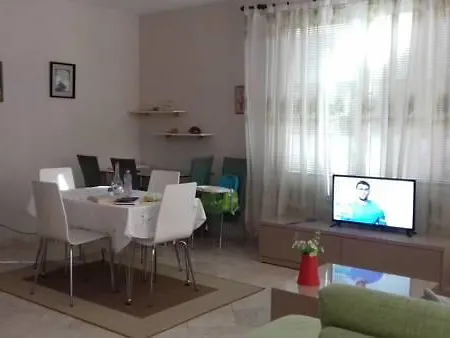 A Beautiful House Marea * Golem (Tirana)