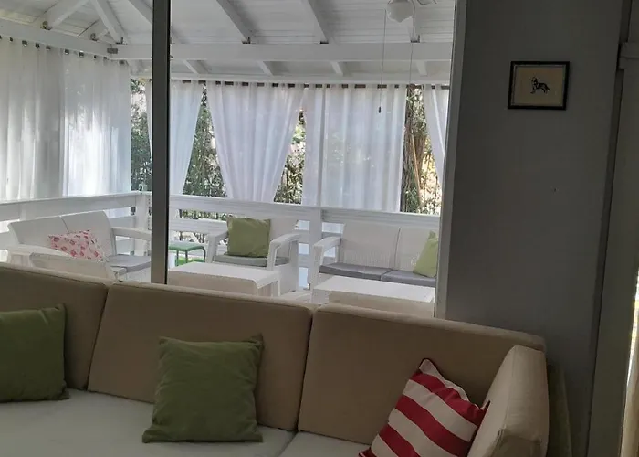 A Beautiful House Marea * Golem (Tirana)